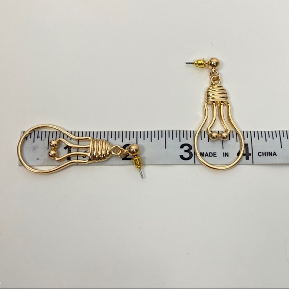3/$15 New! Lightbulb Edison Bulb Earrings Gold Tone Drop Post Dangle Alternative - Picture 5 of 5